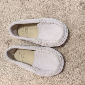 Janie Jack size 6 dress shoe. Silvery/cream color.  Good condition